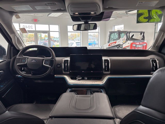 Used 2025 Ford Expedition Platinum AWD/4WD image 30