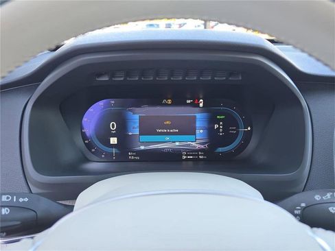 Used 2025 Volvo XC90 T8 Plus w/ Protection Package Premier image 34