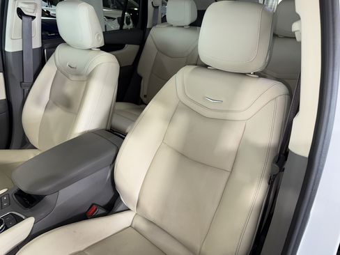Used 2023 Cadillac XT6 Premium Luxury AWD/4WD image 34