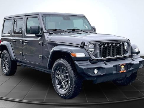 Used 2024 Jeep Wrangler Unlimited Sport AWD/4WD image 22