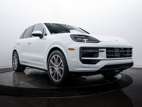 New 2026 Porsche Cayenne S image 9
