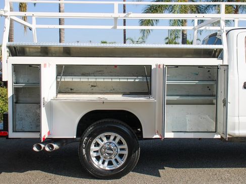 Used 2019 Ford F350 XLT image 11