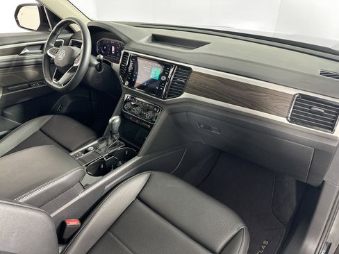 Used 2023 Volkswagen Atlas SE image 29