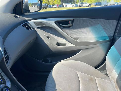 Used 2013 Hyundai Elantra GLS w/ Preferred Pkg FWD image 20