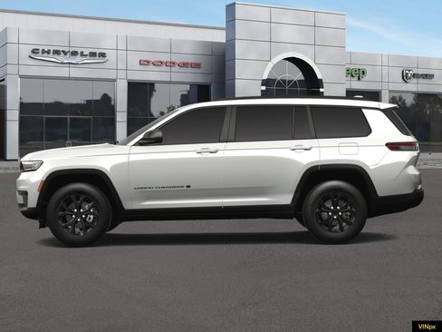 New 2025 Jeep Grand Cherokee L Altitude image 3