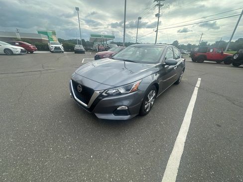 Used 2020 Nissan Altima 2.5 S FWD image 13