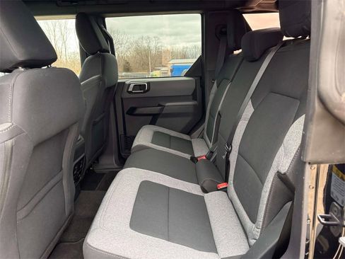 Used 2022 Ford Bronco Big Bend image 9