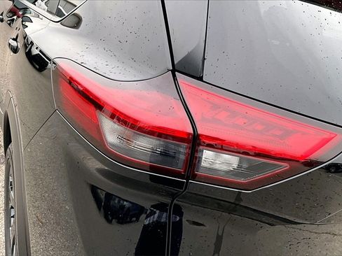 Used 2024 Nissan Rogue SV image 24