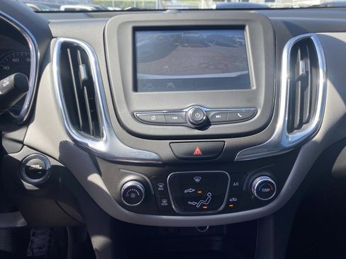 Used 2018 Chevrolet Equinox LS FWD image 13