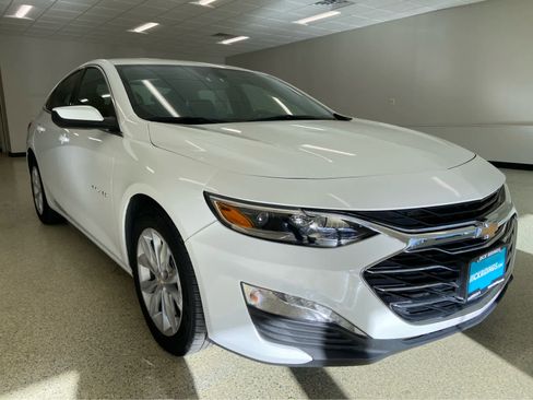 Used 2024 Chevrolet Malibu LT image 2