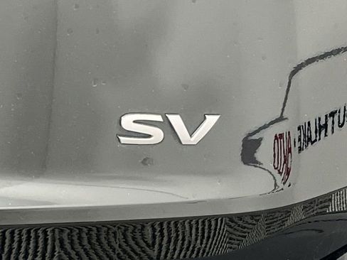 Used 2024 Nissan Rogue SV image 25