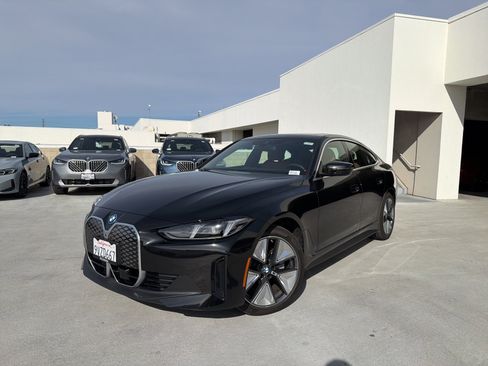 Used 2025 BMW i4 eDrive40 w/ Parking Assistance Package image 3