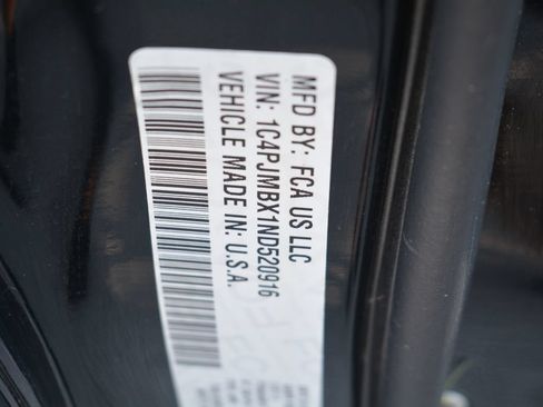 Used 2022 Jeep Cherokee Trailhawk AWD/4WD image 24
