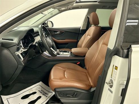 Used 2022 Audi Q8 Prestige w/ Prestige Package image 9