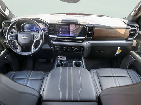 Used 2023 Chevrolet Silverado 1500 High Country w/ High Country Premium Package AWD/4WD image 29