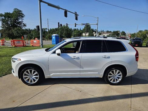 Used 2017 Volvo XC90 T6 Momentum w/ Vision Package AWD/4WD image 3
