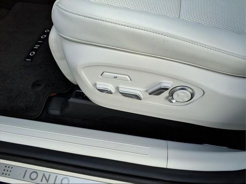 New 2026 Hyundai Ioniq 9 Calligraphy image 13