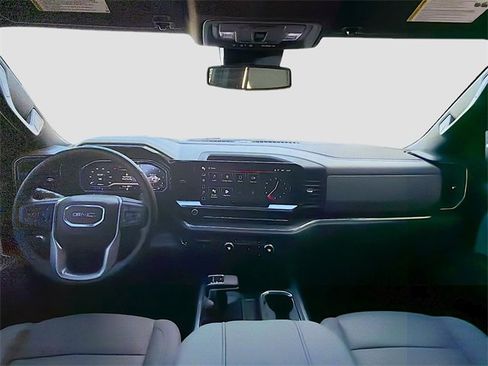 Used 2024 GMC Sierra 1500 SLT image 15