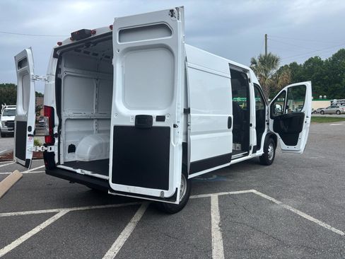 Used 2024 RAM ProMaster 2500 w/ Convenience Group FWD image 28