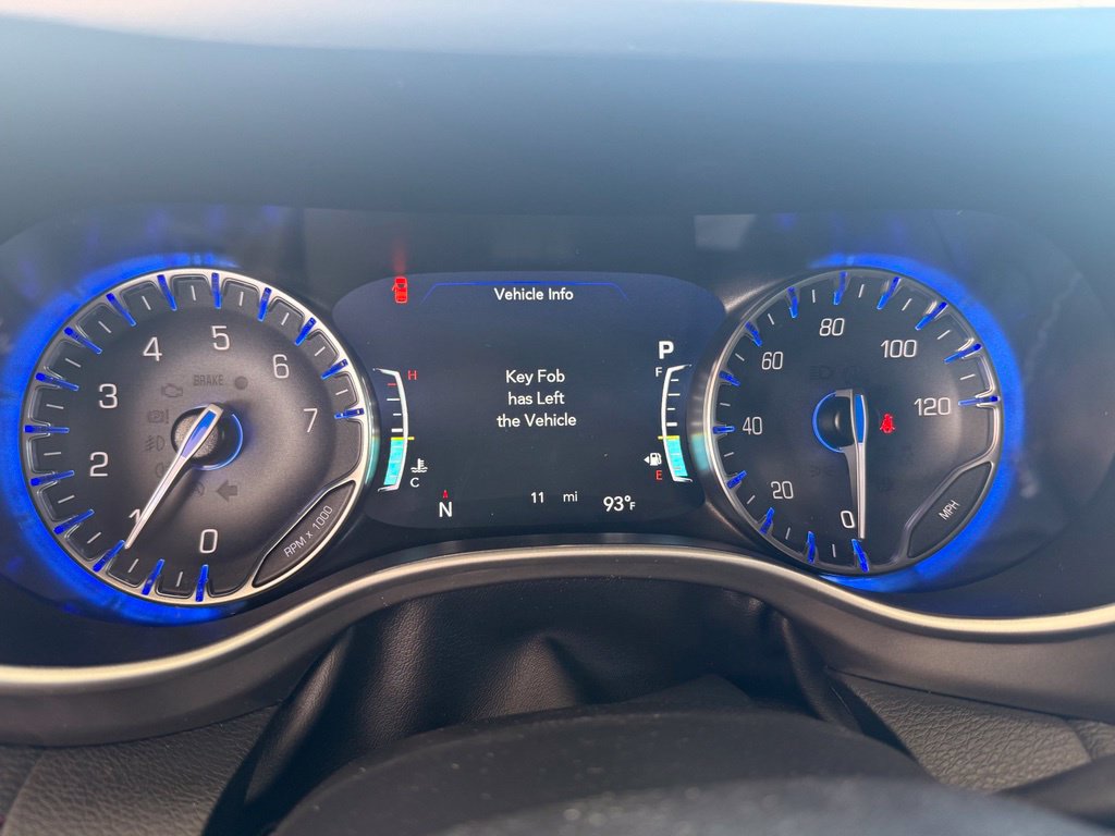 New 2027 Chrysler Pacifica Select FWD image 18