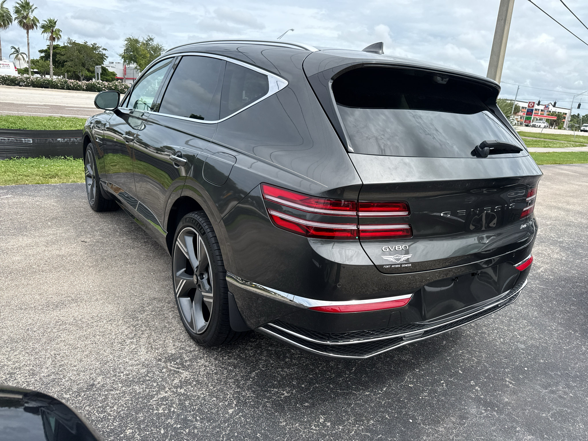 Certified 2025 Genesis GV80 3.5T Prestige AWD/4WD image 5