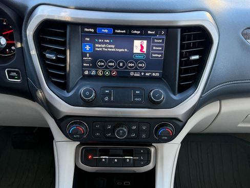 Used 2022 GMC Acadia Denali w/ Trailering Package image 17