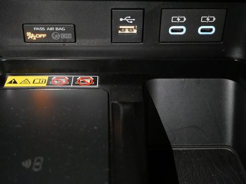 Used 2026 Toyota Camry SE image 21