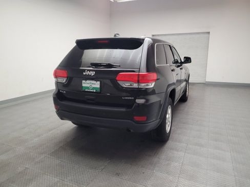 Used 2017 Jeep Grand Cherokee Laredo AWD/4WD image 7