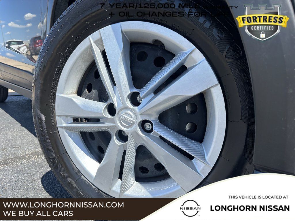 Used 2025 Nissan Kicks Play S FWD image 8