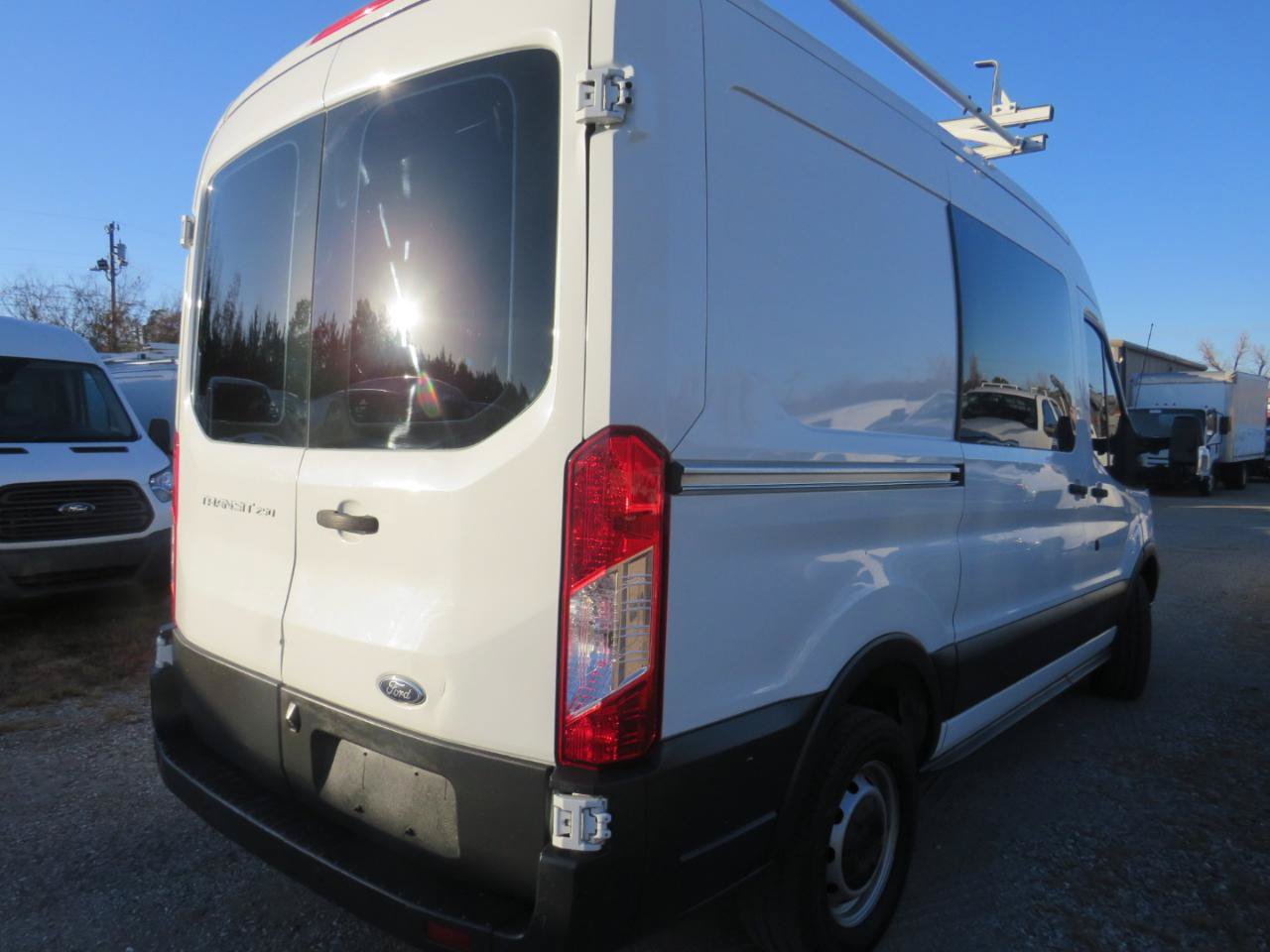 Used 2017 Ford Transit 250 130 Medium Roof RWD image 28