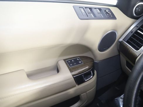 Used 2016 Land Rover Range Rover Sport SE image 31