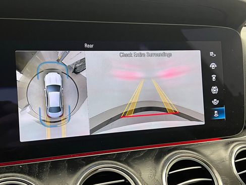 Used 2023 Mercedes-Benz E 350 4MATIC Sedan image 15