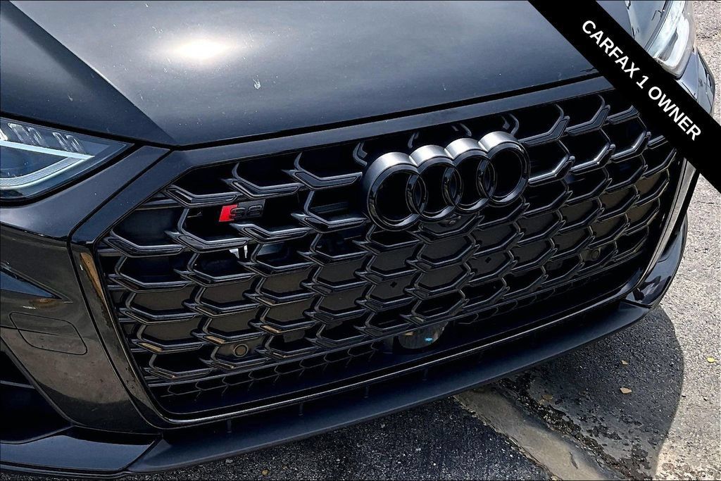 Used 2023 Audi S8 AWD/4WD image 32