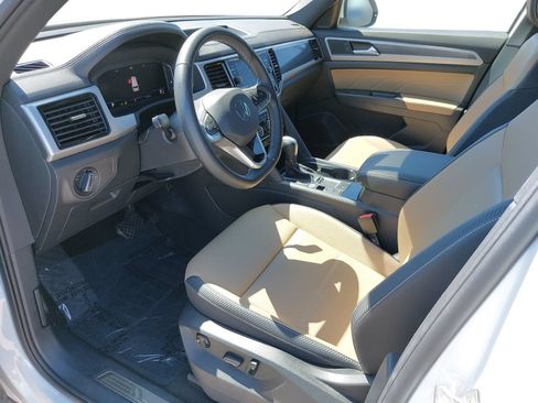 Used 2023 Volkswagen Atlas Cross Sport SE FWD image 9