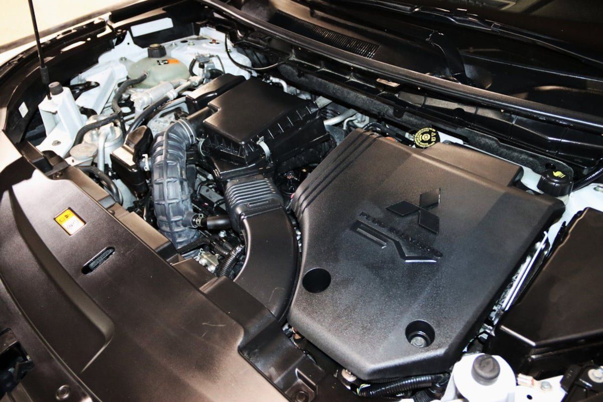 Used 2024 Mitsubishi Outlander 4WD Plug-In Hybrid image 82