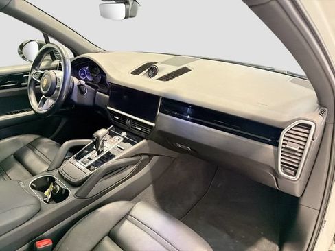 Used 2023 Porsche Cayenne Platinum Edition AWD/4WD image 24