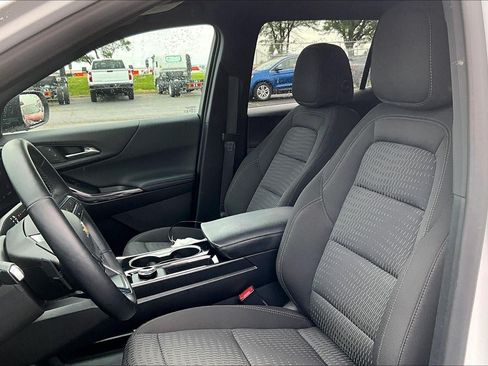Used 2026 Chevrolet Equinox LT FWD image 23