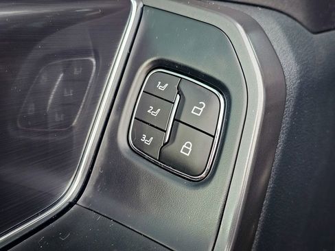 Used 2025 Ford F150 Lariat w/ Equipment Group 501A Mid image 11