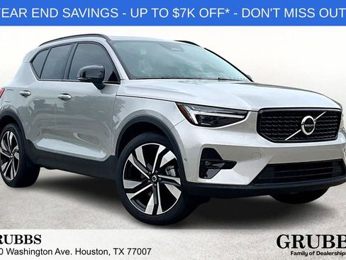 Used 2025 Volvo XC40 B5 Ultra w/ Protection Package Premier image 1