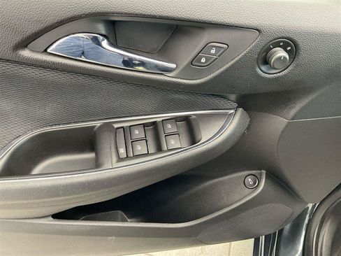 Used 2017 Chevrolet Cruze LT w/ Convenience Package FWD image 23