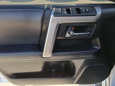 Used 2021 Toyota 4Runner Limited AWD/4WD image 17