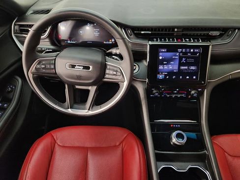 Used 2024 Jeep Grand Cherokee Altitude AWD/4WD image 26