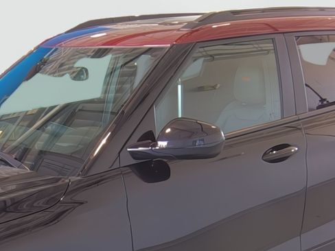 Used 2025 Chevrolet TrailBlazer RS w/ Convenience Package AWD/4WD image 8