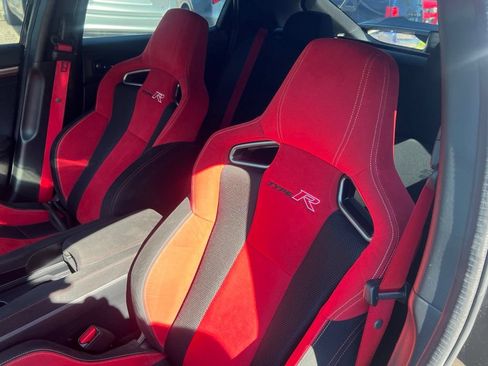 Used 2018 Honda Civic Type R image 6