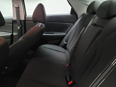 Used 2025 Hyundai Elantra SEL image 18