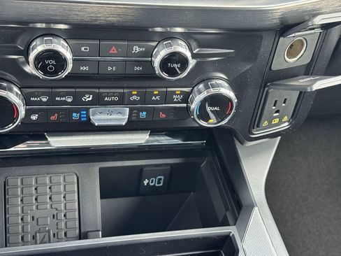 Used 2025 Ford F350 Lariat w/ Chrome Package AWD/4WD image 54