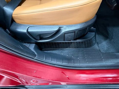 Used 2020 Toyota Highlander Limited Platinum image 25