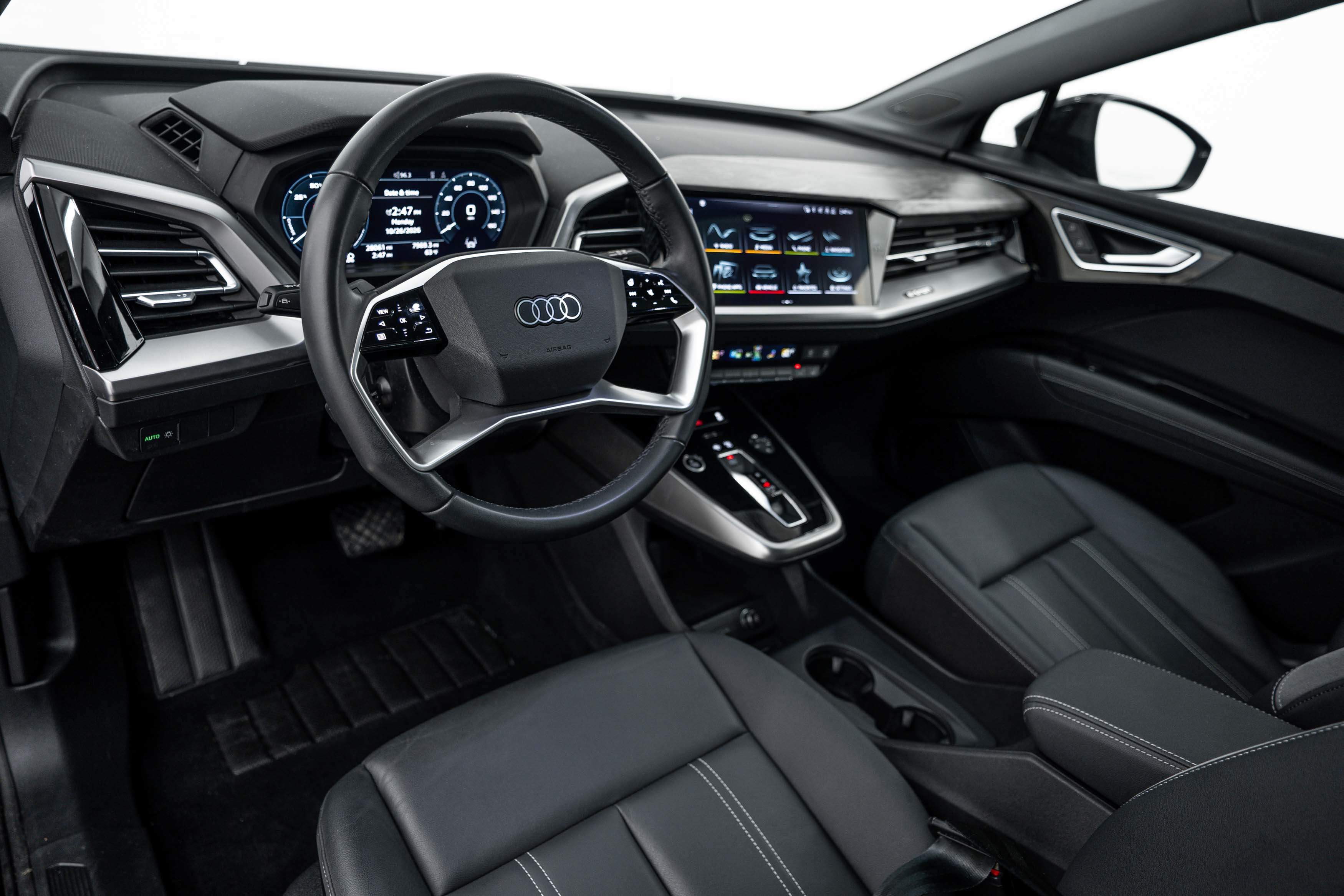 Certified 2023 Audi Q4 e-tron Premium Plus w/ Premium Plus AWD/4WD image 8