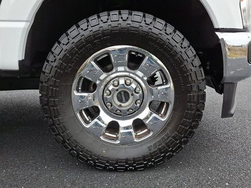 Used 2023 Ford F250 Lariat w/ Chrome Package image 8