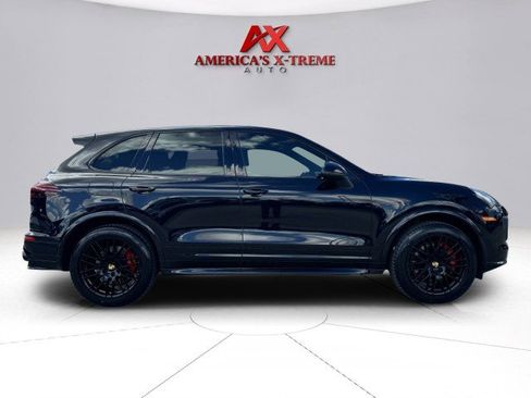 Used 2017 Porsche Cayenne GTS image 5